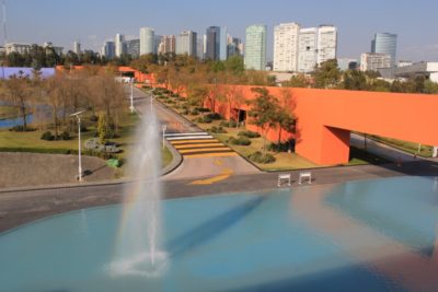 Another view on the Tecnológico de Monterrey Campus Santa Fe - © Asociación Mexicana de Debate